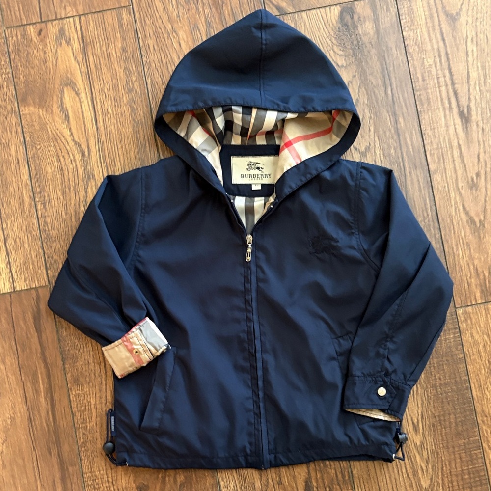 Burberry Navy Blue Water Resistant Rain Jacket with Check Lining Size 5